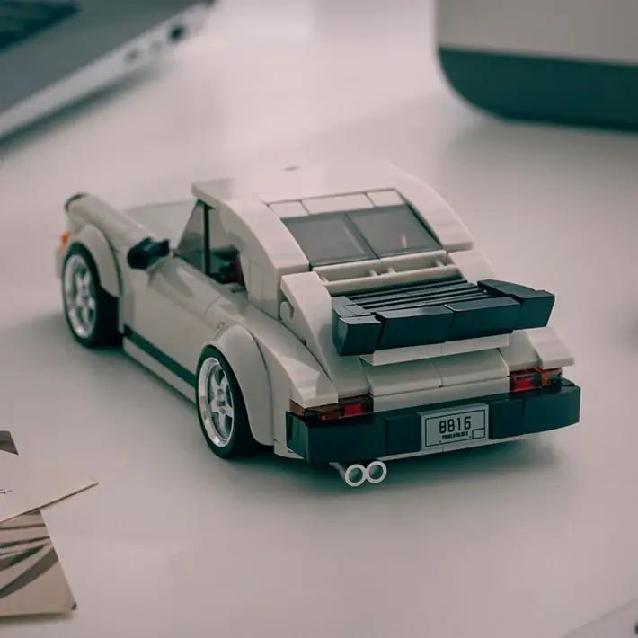 Happy Build PB8816 Turbo Classic mit Vitrine | 343 Teile – Bild 7